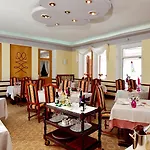 Logis & Restaurant Des Lacs 3*
