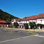 Logis Des Lacs Hotel