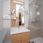 Logis Des Lacs Hotel