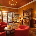 Logis Des Lacs Hotel