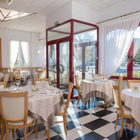 Logis & Restaurant Des Lacs 3* Celles-sur-Plaine