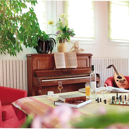 Logis & Restaurant Des Lacs Hotel