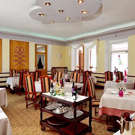 Logis & Restaurant Des Lacs 3*