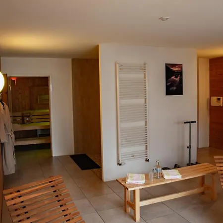 Hotel Logis & Restaurant Des Lacs 3*
