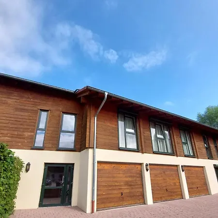Hotel Logis & Restaurant Des Lacs 3*