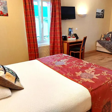 Hotel Logis & Restaurant Des Lacs Celles-sur-Plaine