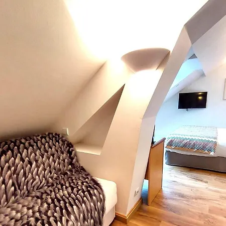 Logis & Restaurant Des Lacs Hotel