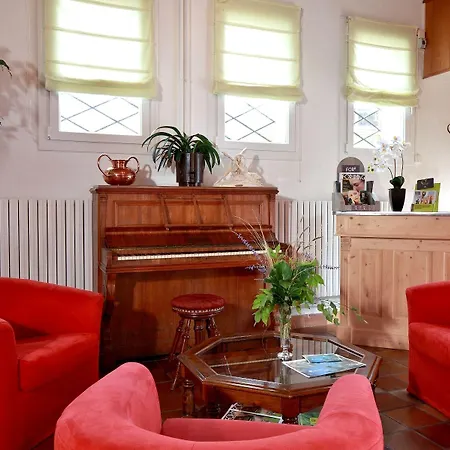 Logis & Restaurant Des Lacs Hotel 3*