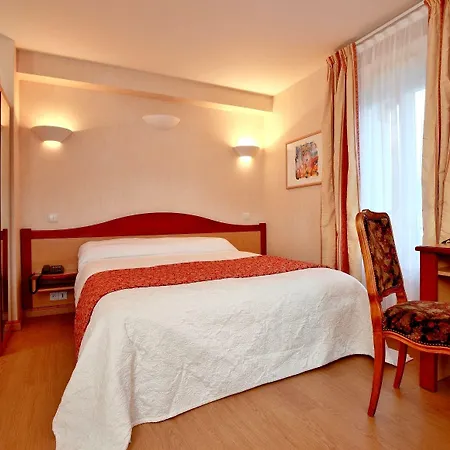 Logis & Restaurant Des Lacs Celles-sur-Plaine