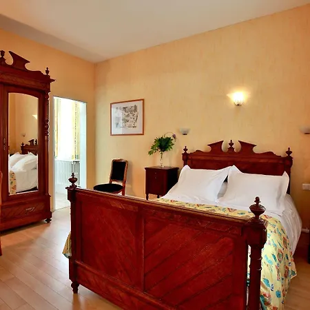 Logis & Restaurant Des Lacs 3*