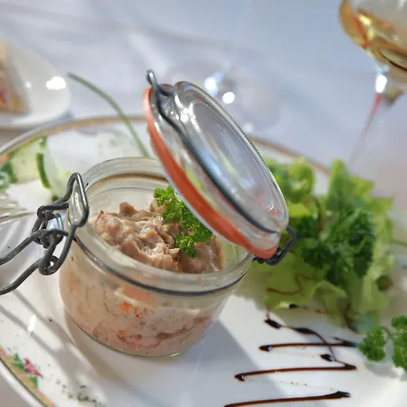 Logis & Restaurant Des Lacs 3* Celles-sur-Plaine