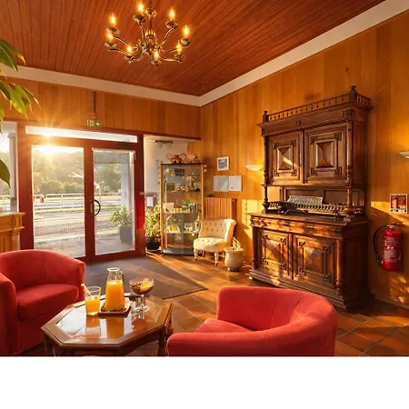 Logis & Restaurant Des Lacs Hotel