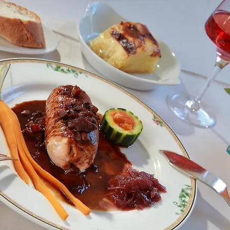 Logis & Restaurant Des Lacs Hotel