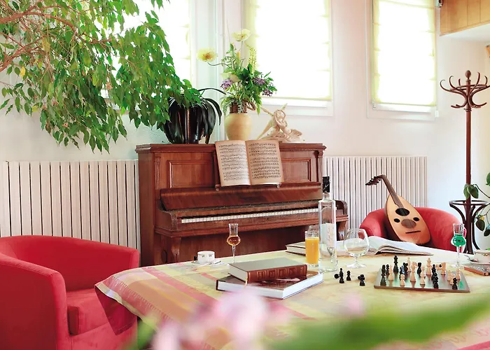 Logis & Restaurant Des Lacs Hotel