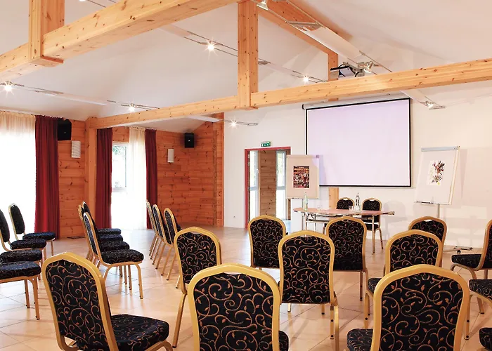 Hotel Logis & Restaurant Des Lacs