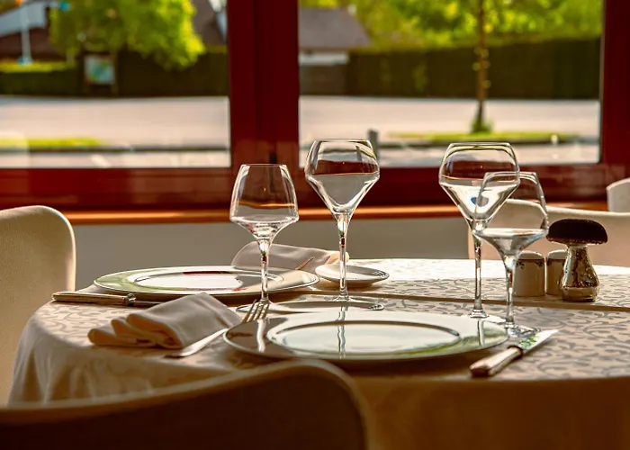 Logis Des Lacs Hotel