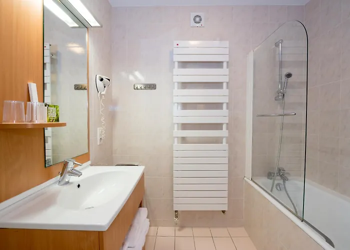 Logis & Restaurant Des Lacs