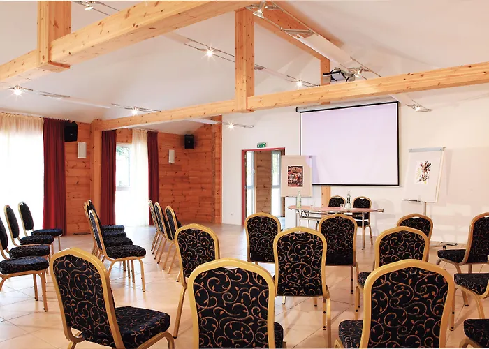 Hotel Logis & Restaurant Des Lacs