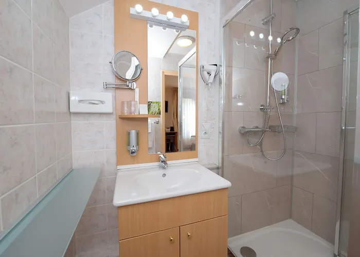 Logis Des Lacs Hotel