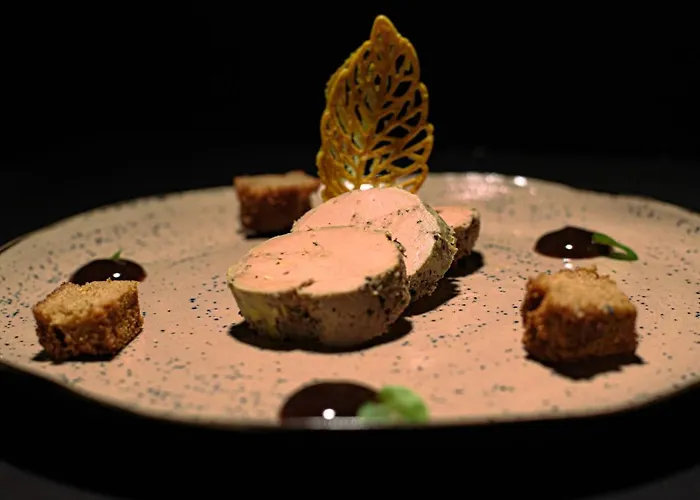 Logis & Restaurant Des Lacs Hotel Celles-sur-Plaine