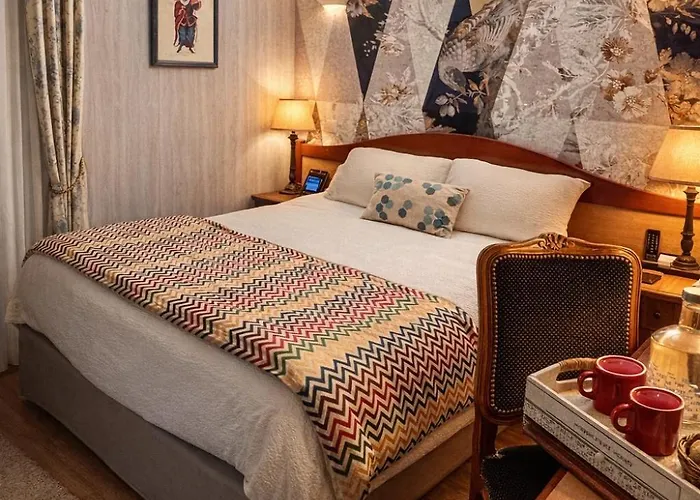 Hotel Logis Des Lacs Celles-sur-Plaine