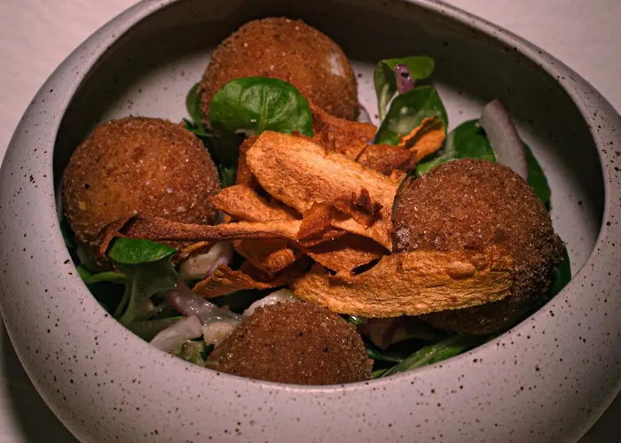 Hotel Logis & Restaurant Des Lacs Celles-sur-Plaine