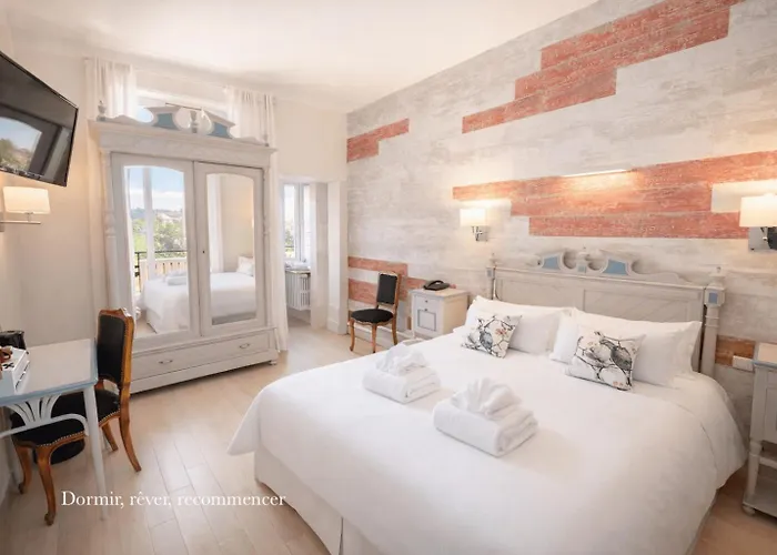 Hotel Logis & Restaurant Des Lacs