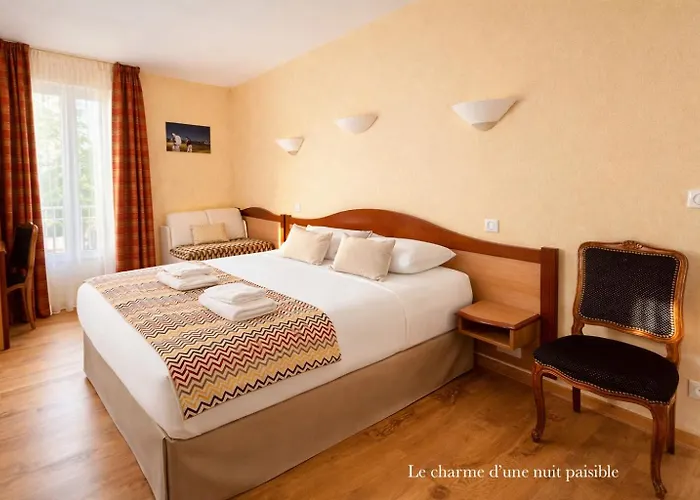 Logis & Restaurant Des Lacs Hotel Celles-sur-Plaine